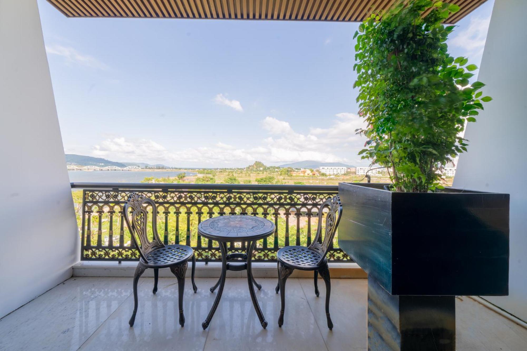 Cami Riverside Resort Дананг Екстериор снимка