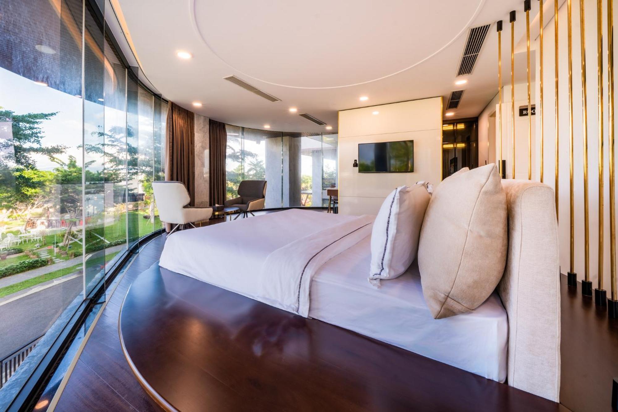 Cami Riverside Resort Дананг Екстериор снимка