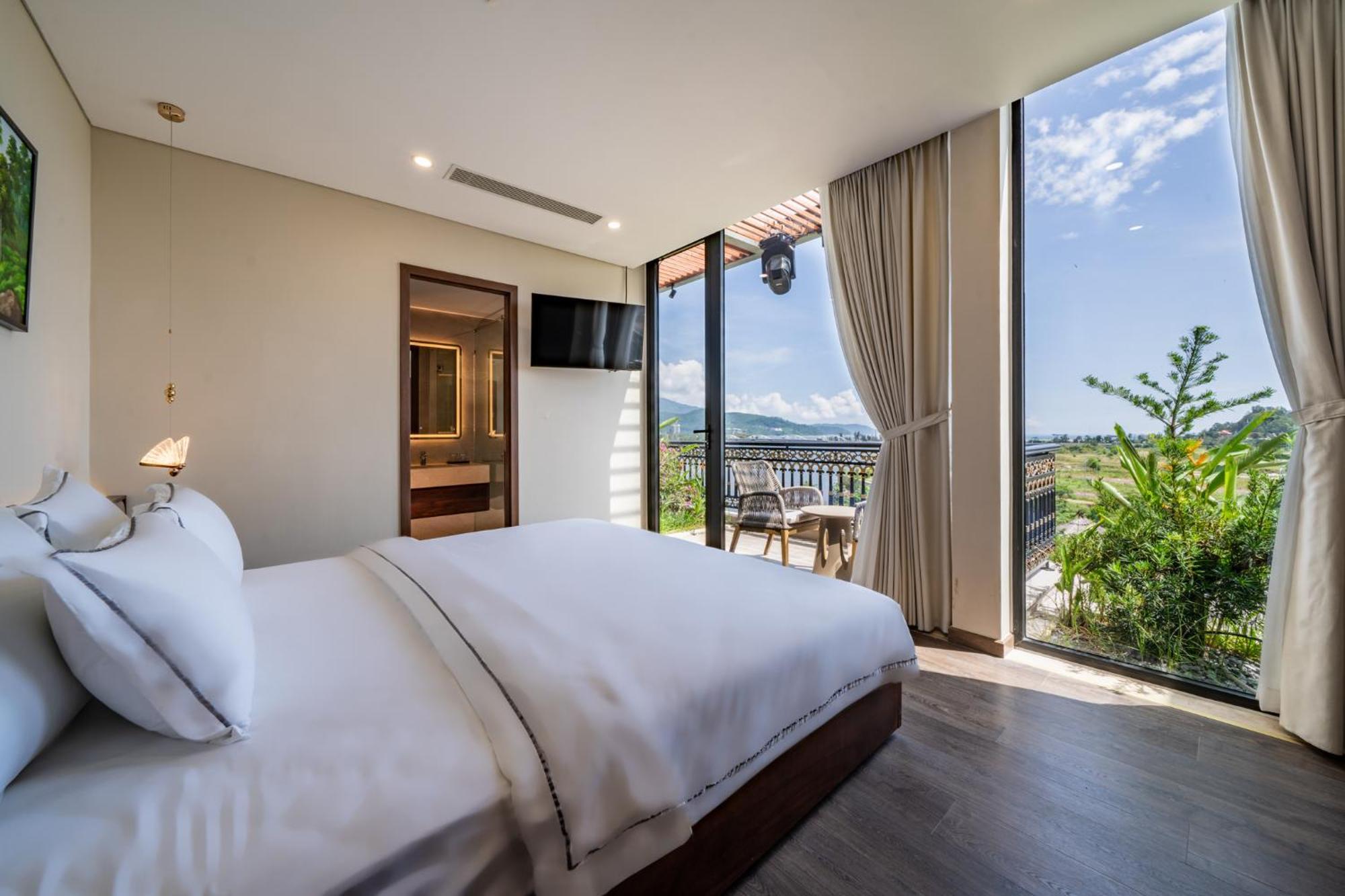 Cami Riverside Resort Дананг Екстериор снимка