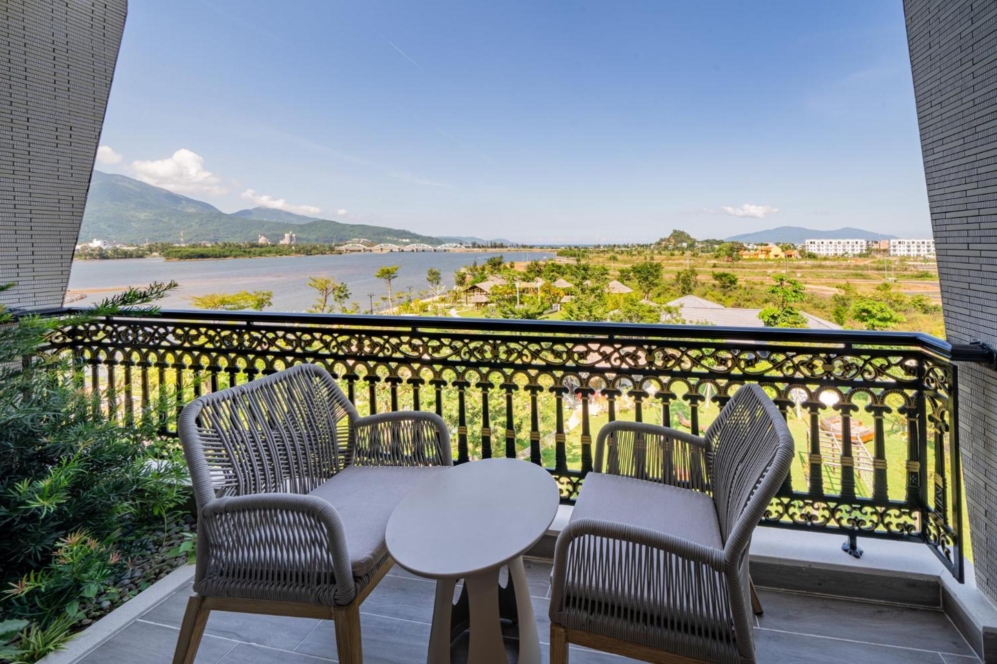 Cami Riverside Resort Дананг Екстериор снимка